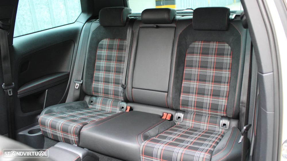 VW Golf GTI Performance BlueMotion - 41