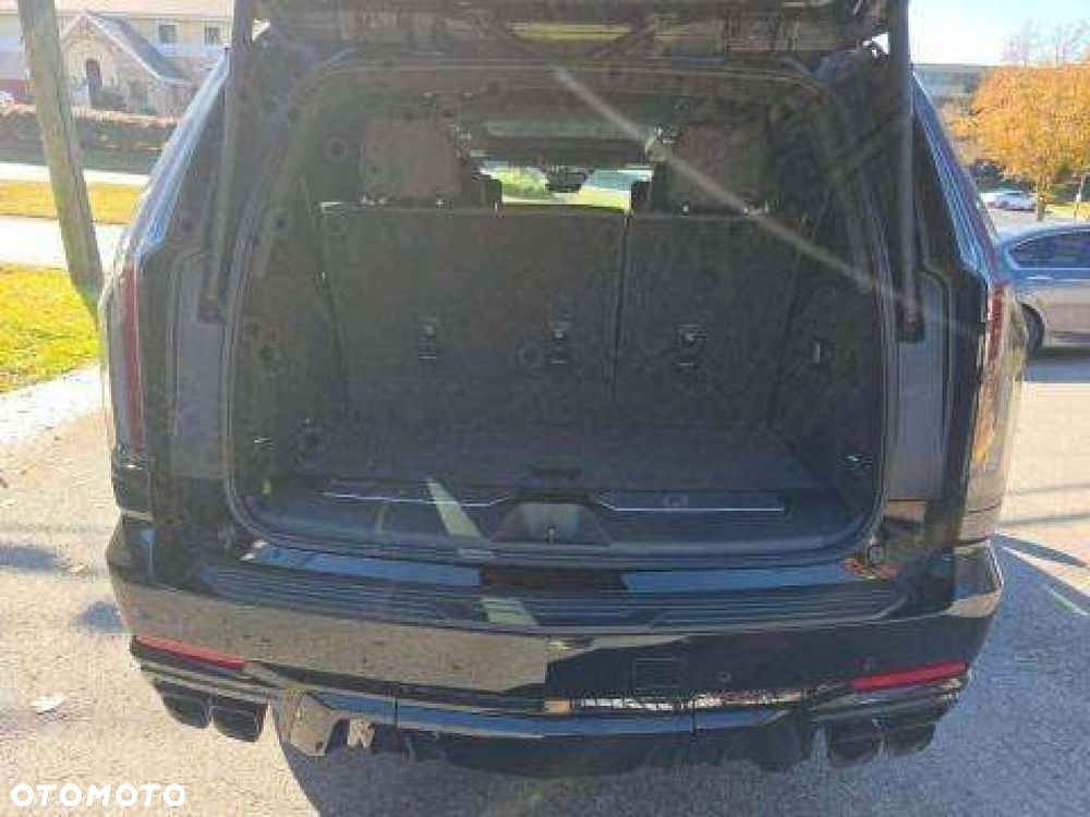 Cadillac Escalade - 6