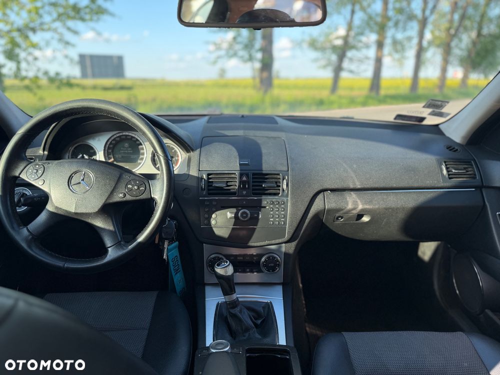 Mercedes-Benz Klasa C 220 CDI Avantgarde - 17