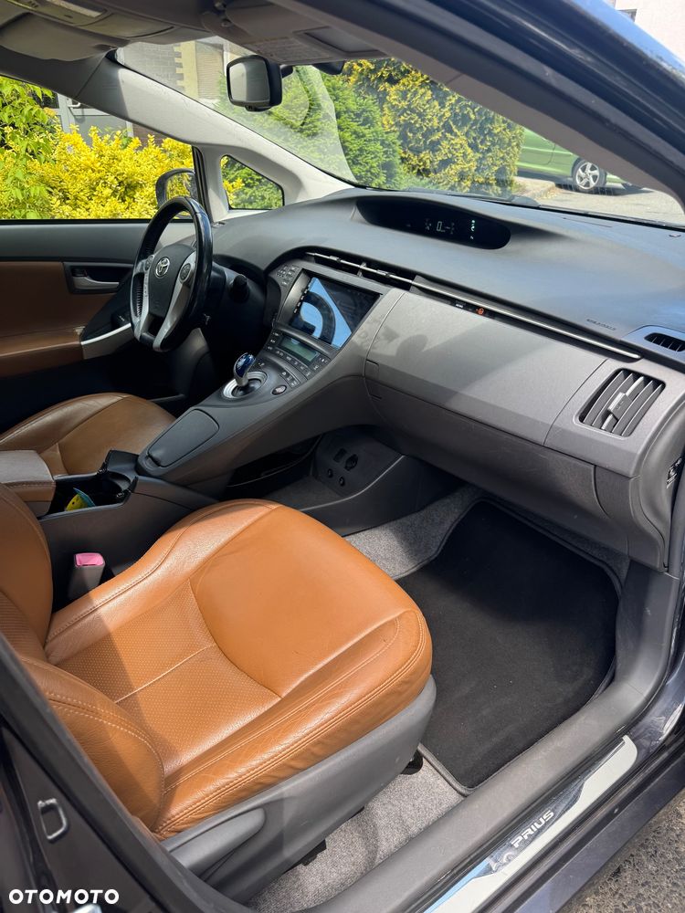 Toyota Prius - 12