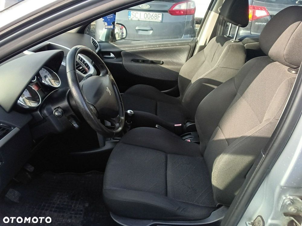 Peugeot 207 - 9