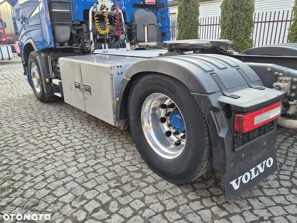 Volvo FH GLOBETROTTER - 11