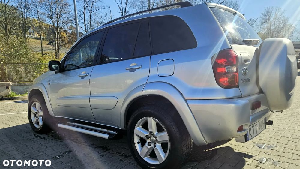 Toyota RAV4 2.0 D-4D 4x4 - 5