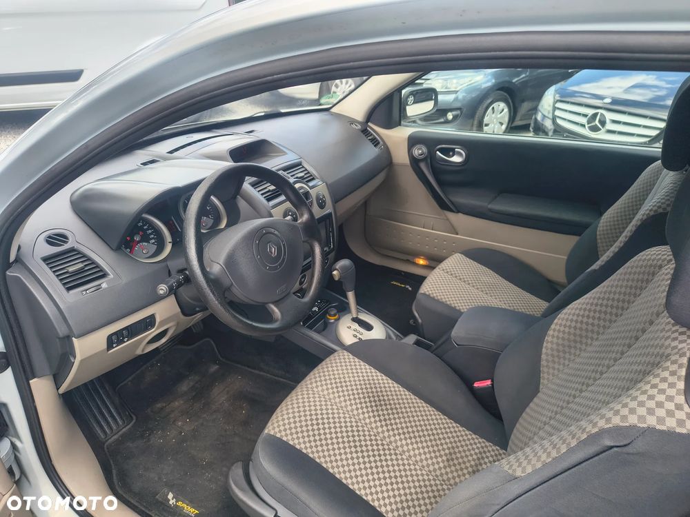 Renault Megane 1.6 Authentique - 11