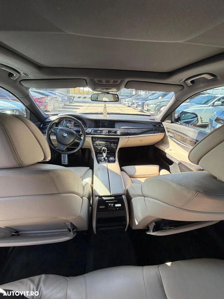 BMW Seria 7 740d xDrive Aut. - 29