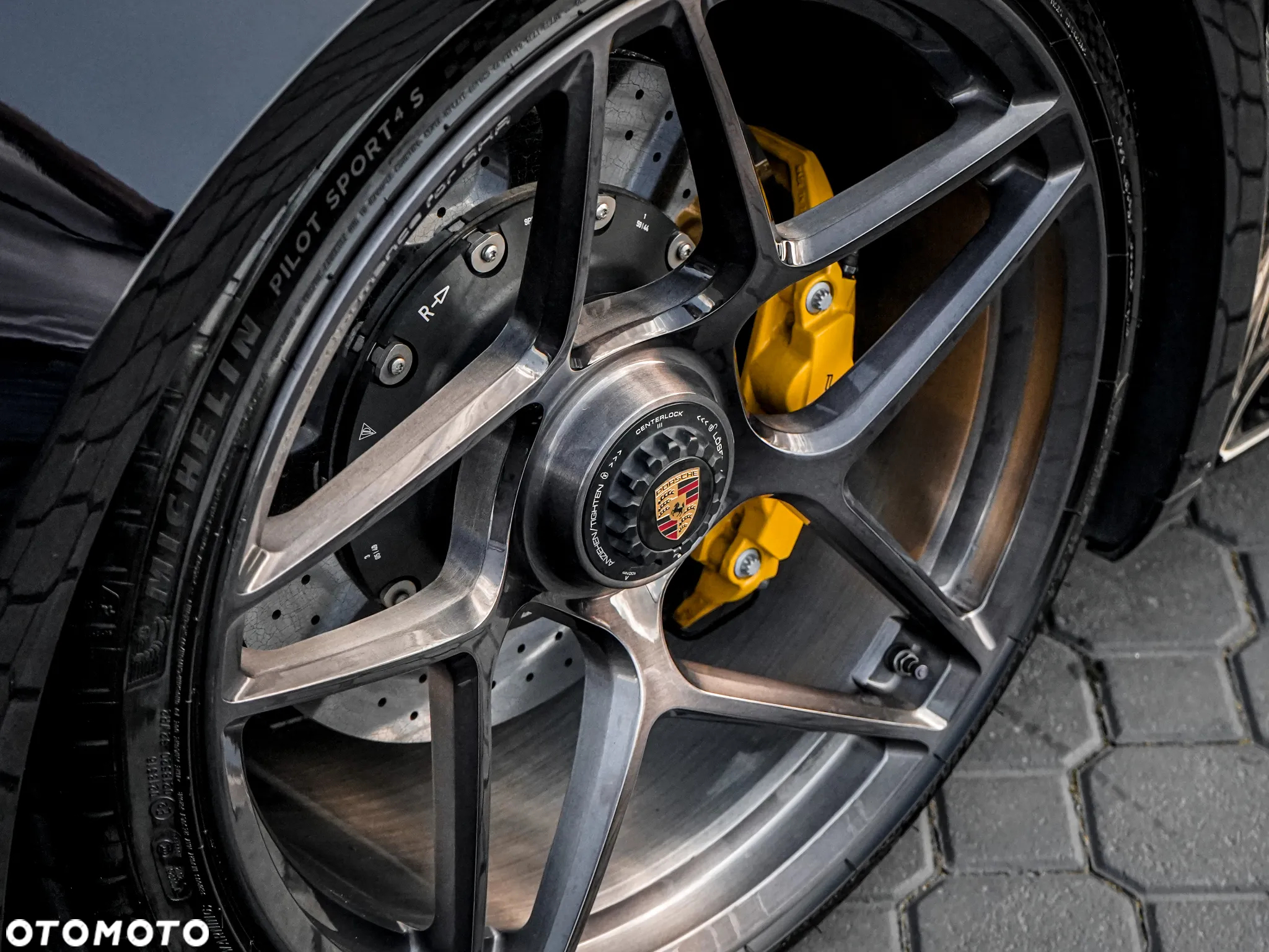 Porsche 911 Turbo S - 6