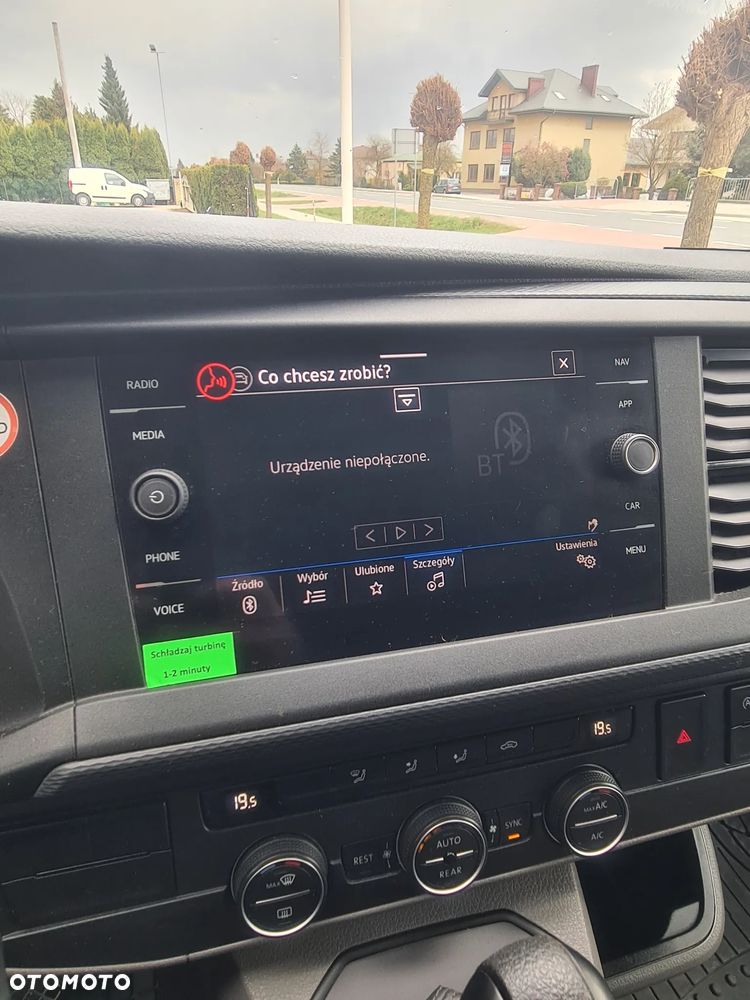 Volkswagen Caravelle 2.0 TDI L2 Comfortline DSG - 24