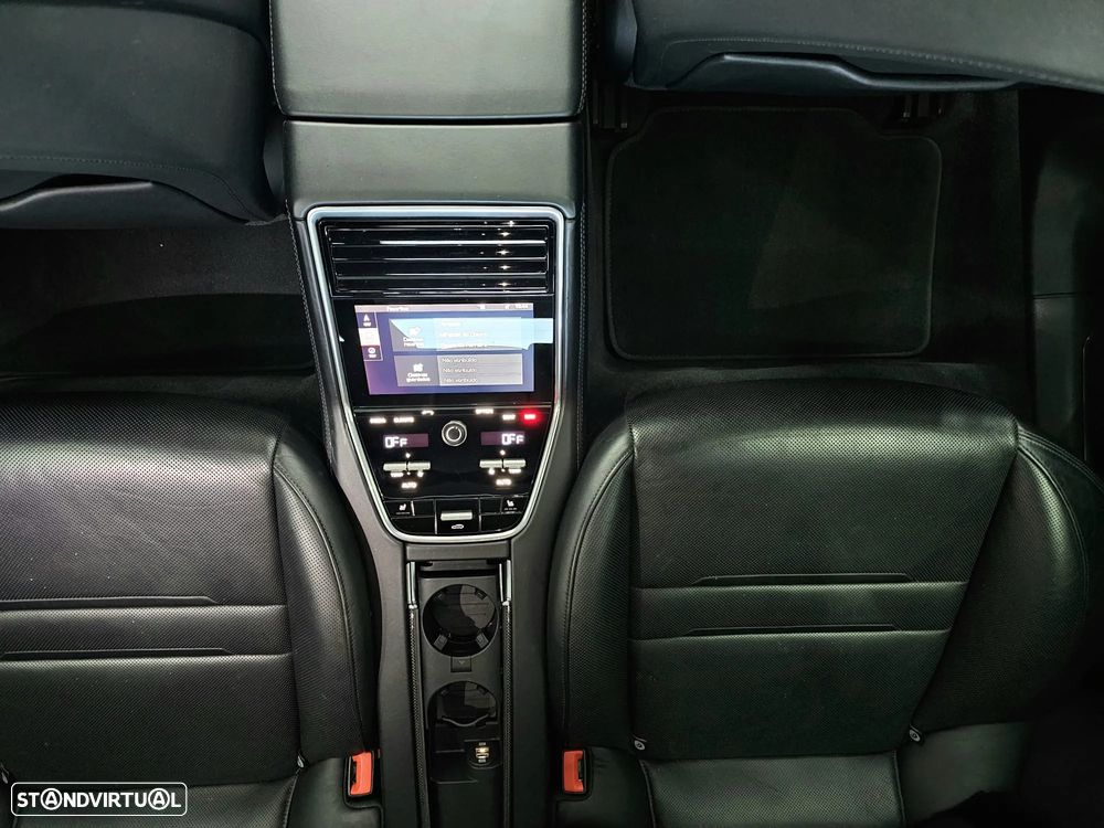 Porsche Panamera - 18