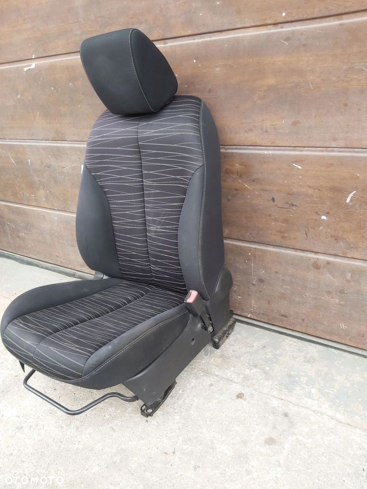 MAZDA 2 II DE fotel prawy przód air bag 3D - 2