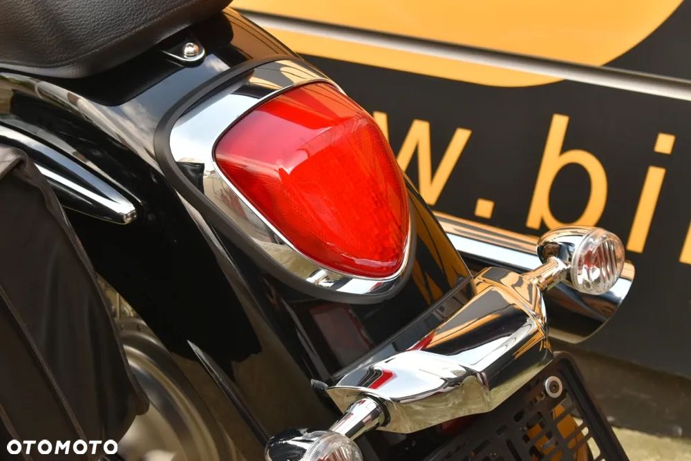 Suzuki Intruder - 15
