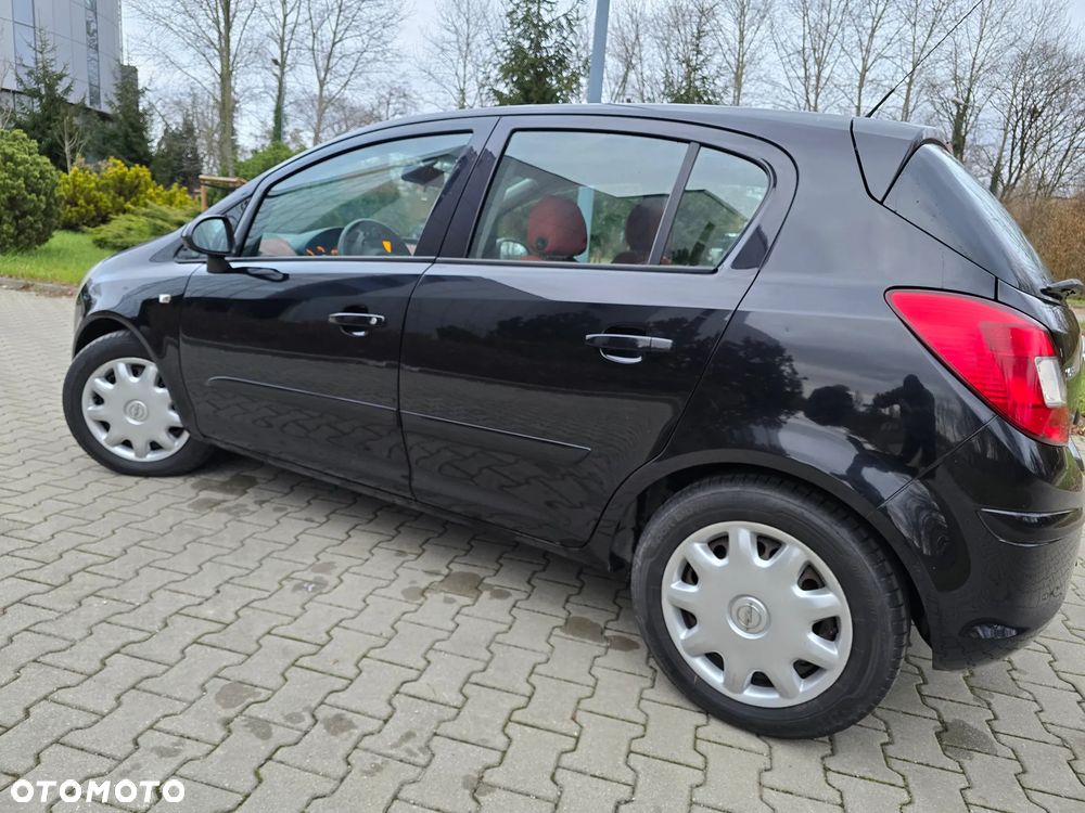 Opel Corsa 1.2 16V Cosmo - 2