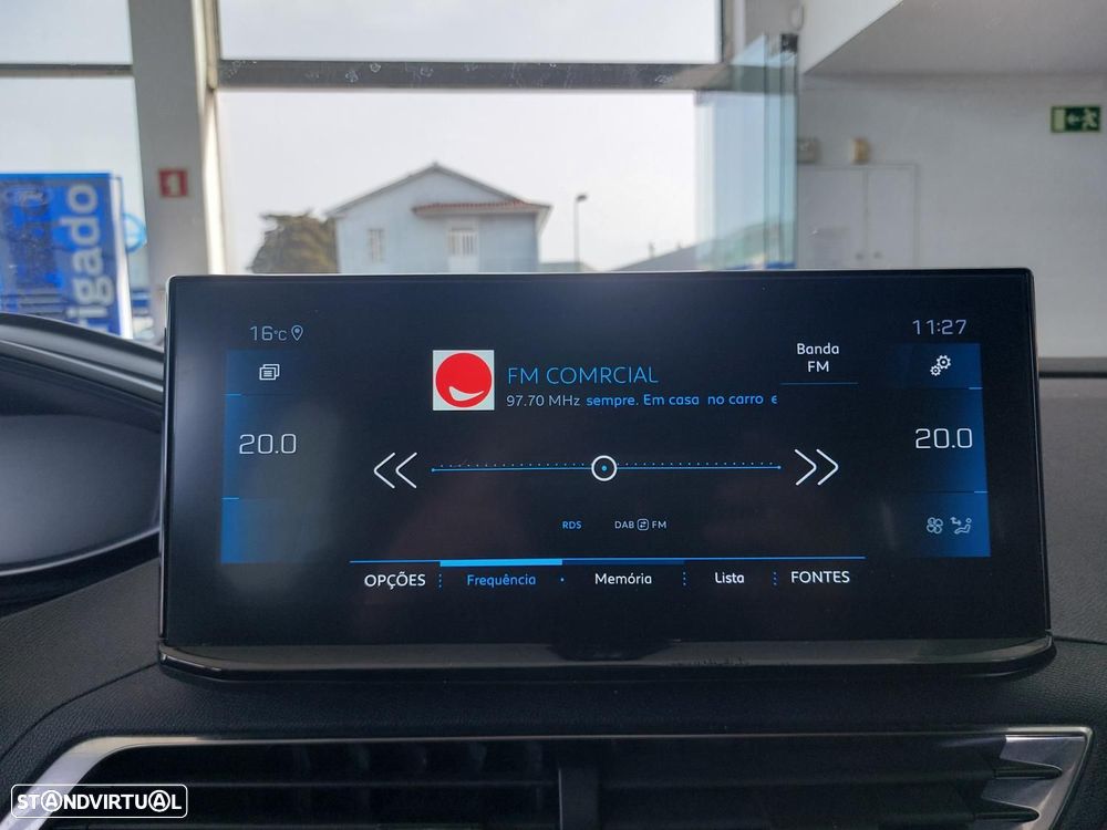 Peugeot 3008 1.5 BlueHDi Active Pack — fotografia 28
