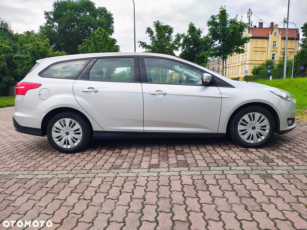 Ford Focus 1.5 TDCi SYNC Edition - 4