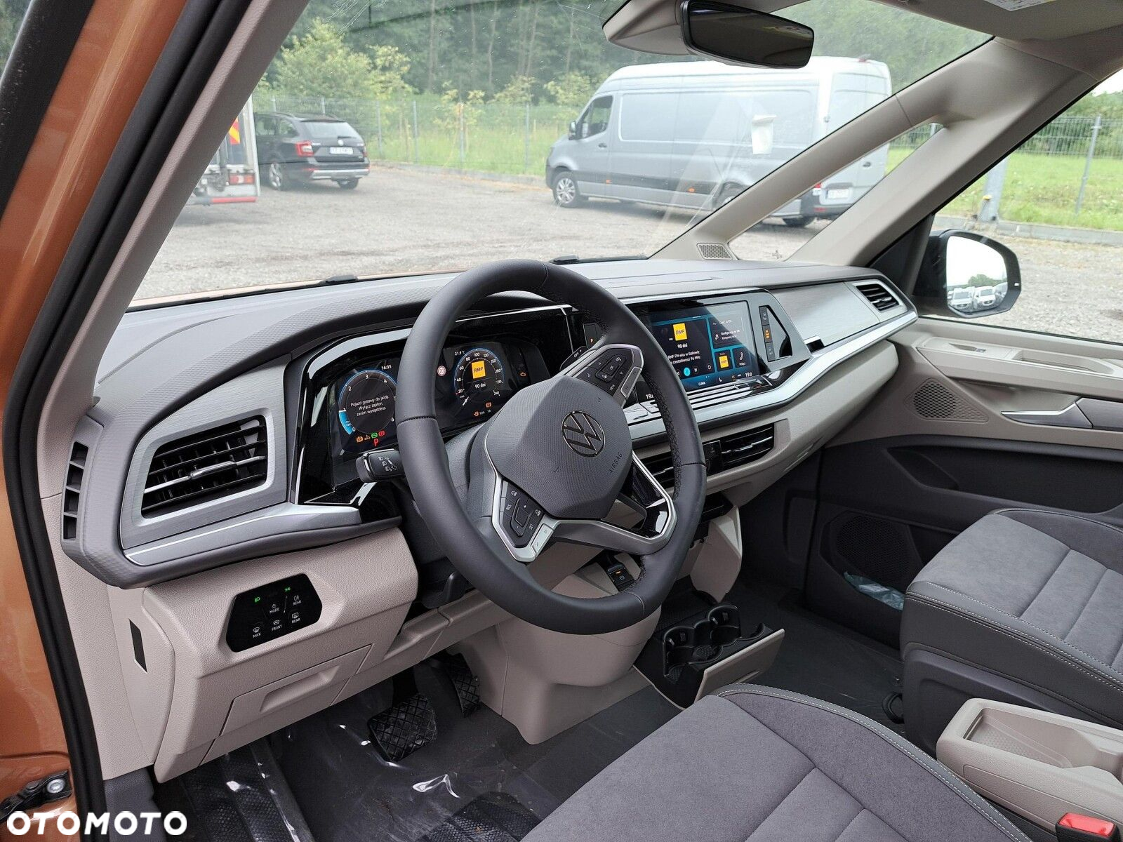 Volkswagen Multivan - 9