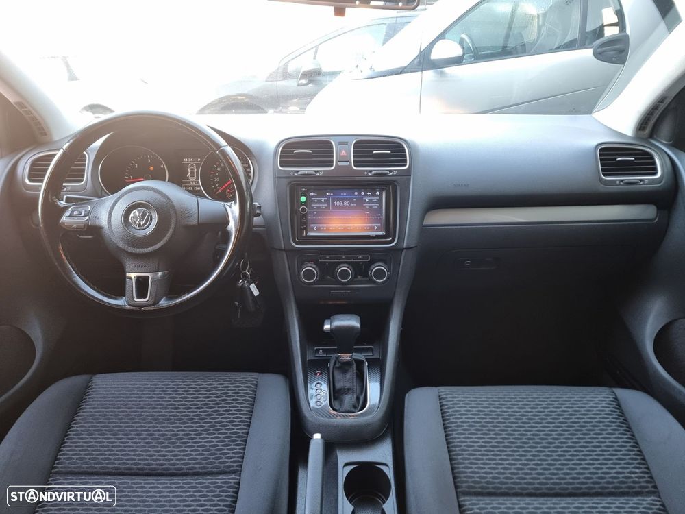 VW Golf 1.6 TDi Confortline DSG - 8