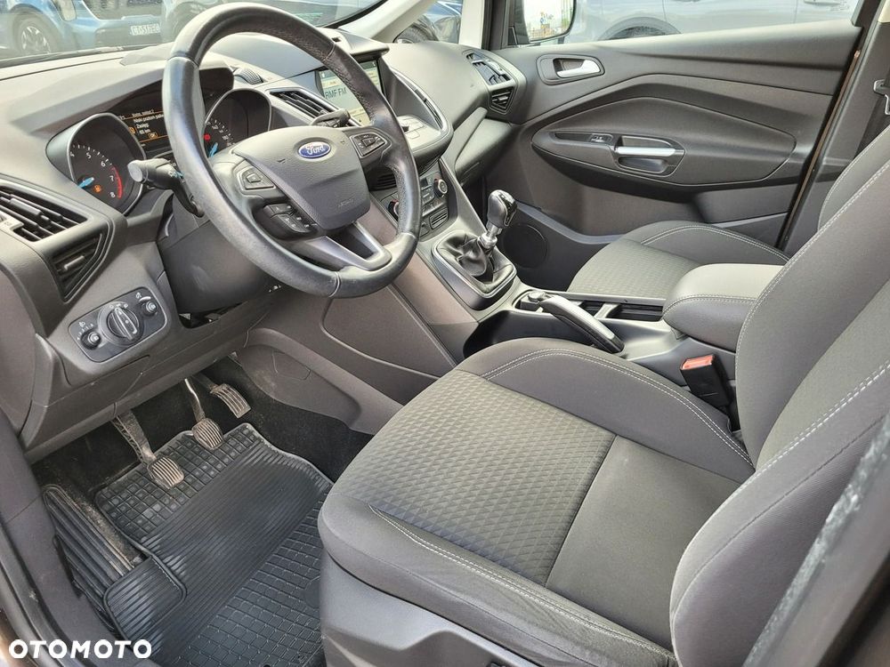 Ford Grand C-MAX - 11