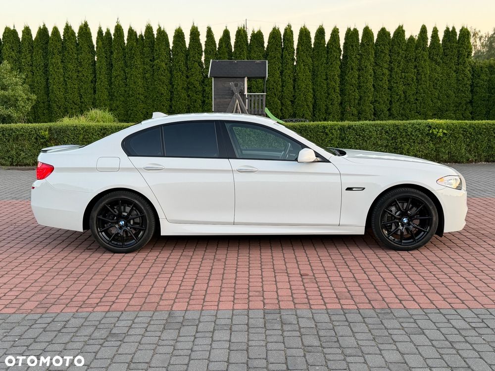 BMW Seria 5 525d xDrive - 13