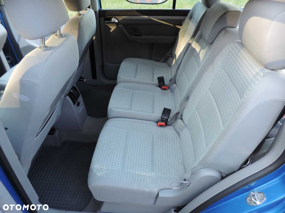 Volkswagen Touran - 6