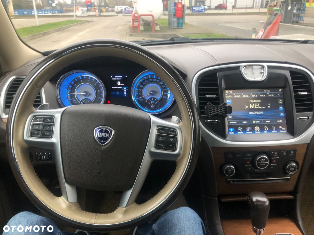 Lancia Thema 3.0CRD Platinum - 10