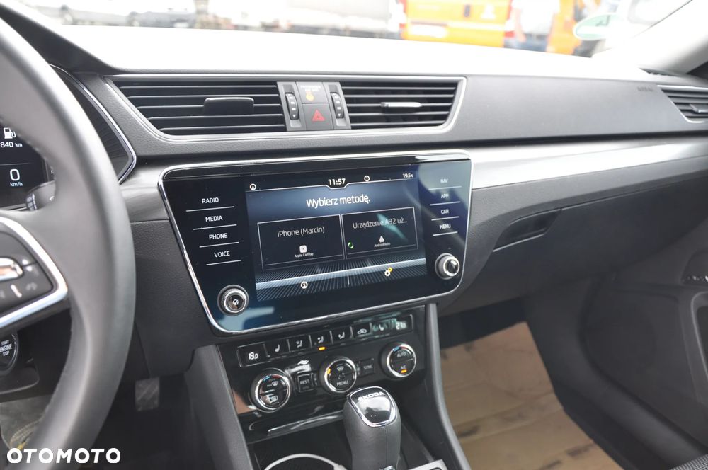 Skoda Superb 2.0 TDI SCR Ambition DSG - 10
