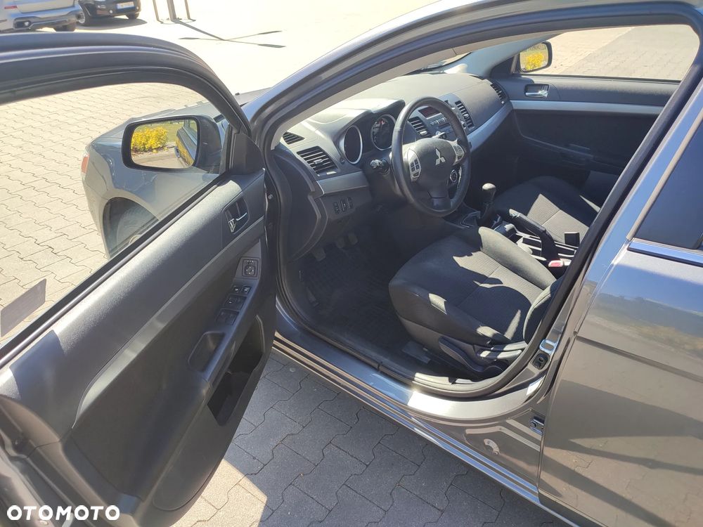 Mitsubishi Lancer 1.8 Intense - 13
