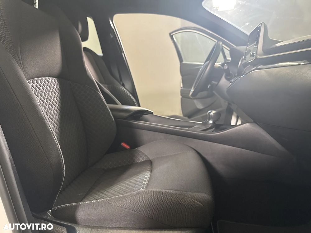 Toyota C-HR - 12