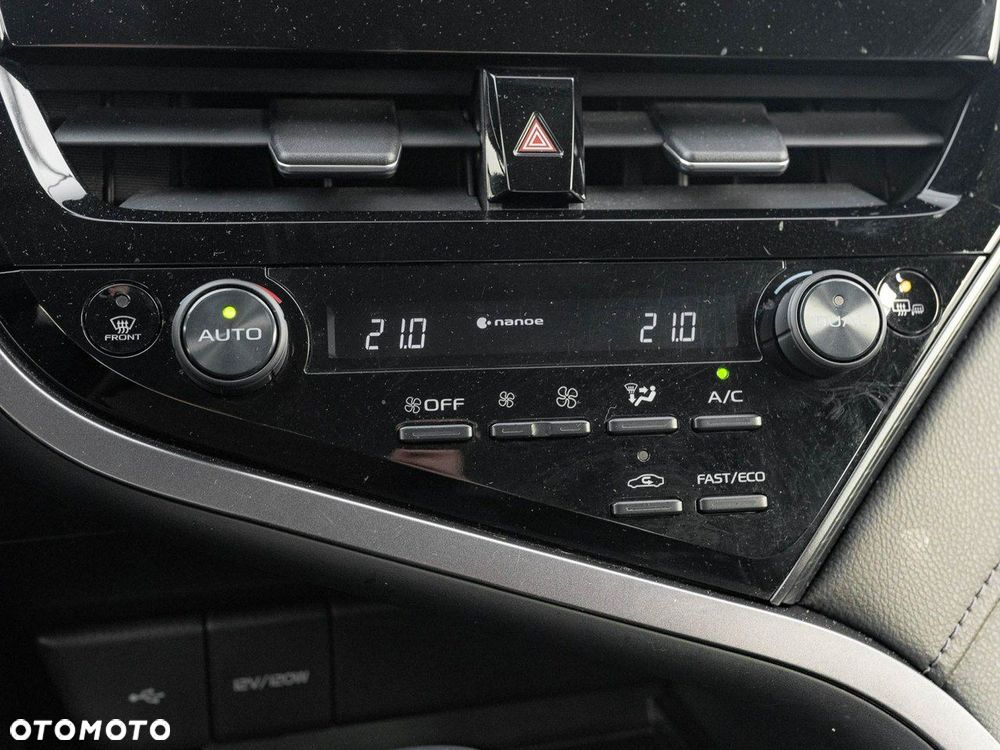 Toyota Camry - 19