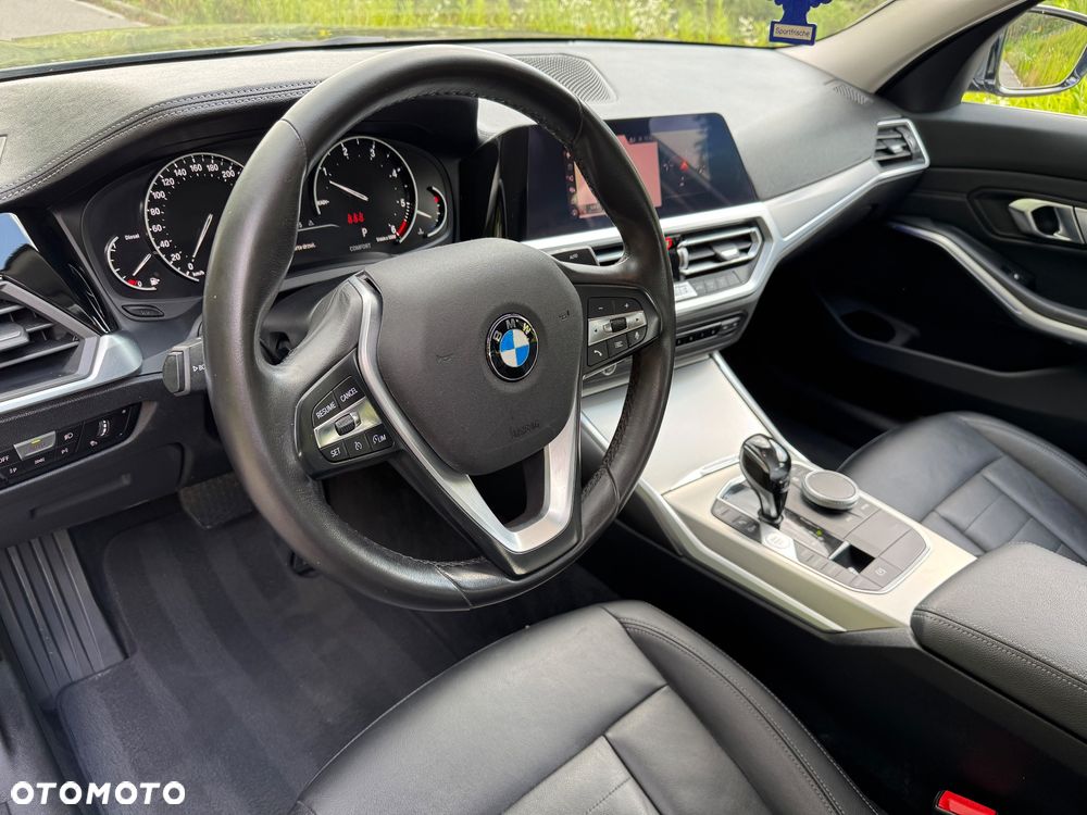 BMW Seria 3 318d Sport Line - 16