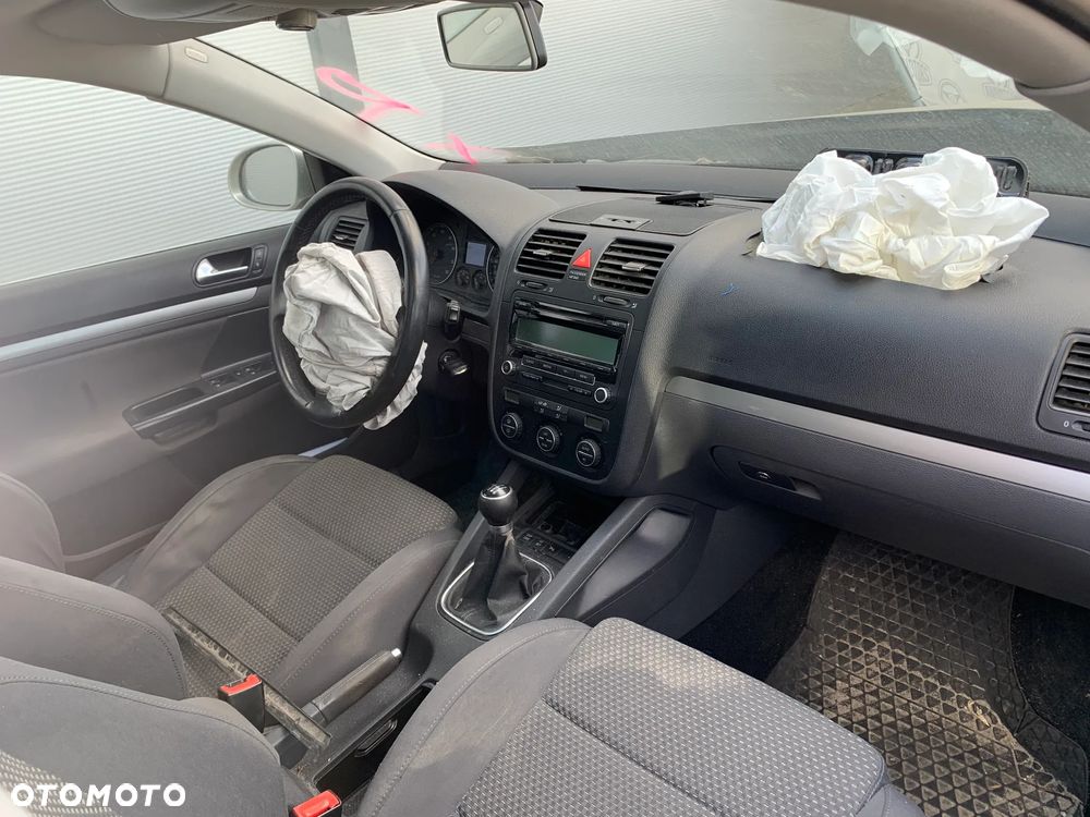 VOLKSWAGEN GOLF 6 KOMBI 4734 *SAMOCHÓD NA CZĘŚCI* D1 / D1W 2009 MASKA, LAMPA, DRZWI, LUSTERKO, ZDERZAK, GRILL, BŁOTNIK, KLAPA, BELKA, DESKA, FOTELE, KANAPA, ĆWIARTKA KIEROWNICA, TARCZE, ZACISKI, ZAWIESZENIE, KOMPLETNY PRZÓD, KOMPLETNY TYŁ, LICZNIK, ZEGARY, PRAWE LEWE PRZÓD TYŁ - 4