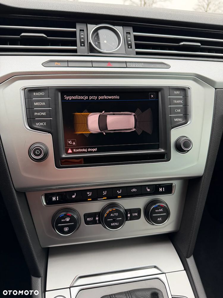 Volkswagen Passat - 37