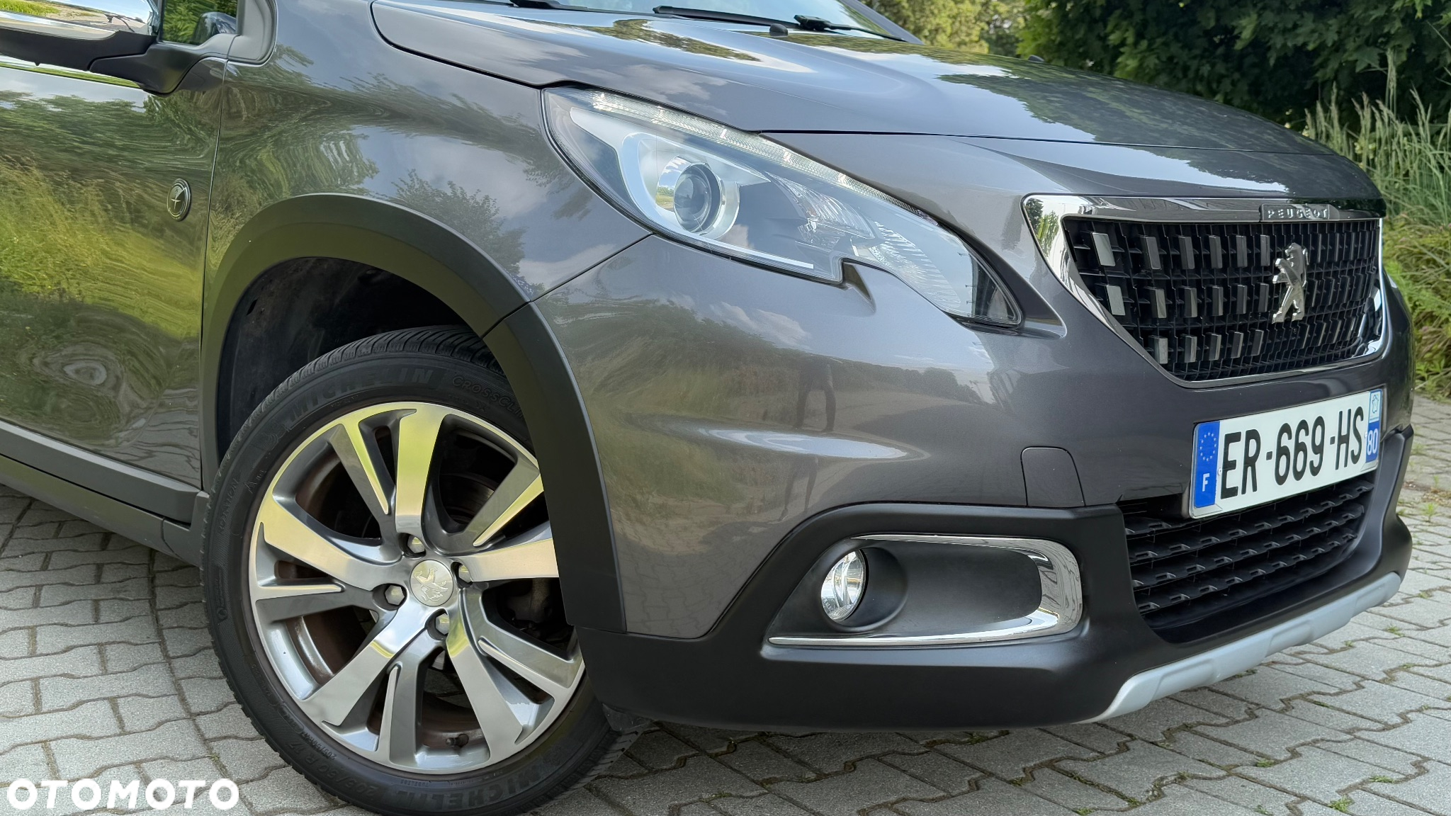 Peugeot 2008 1.6 BlueHDi Allure S&S - 13