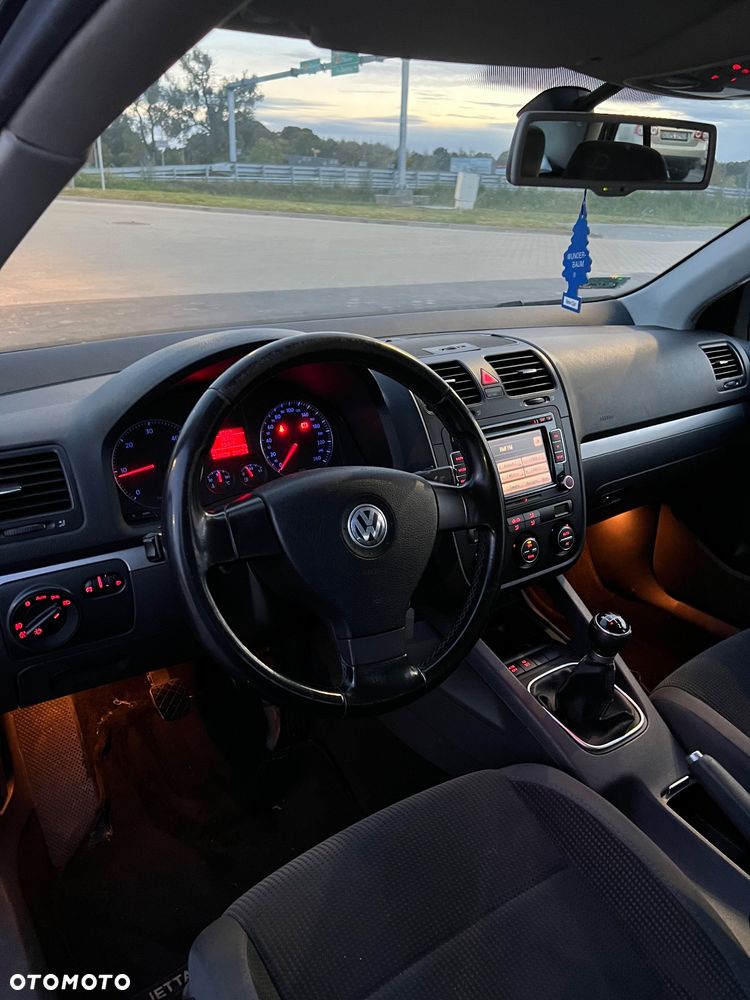 Volkswagen Jetta 1.9 TDI Trendline - 18