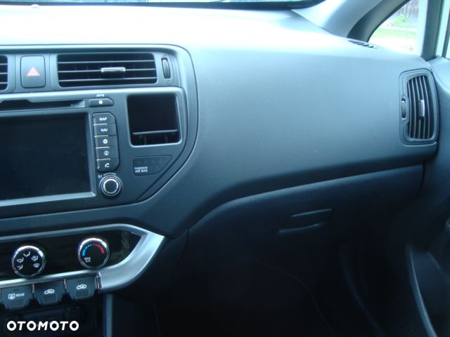 Kia Rio - 37