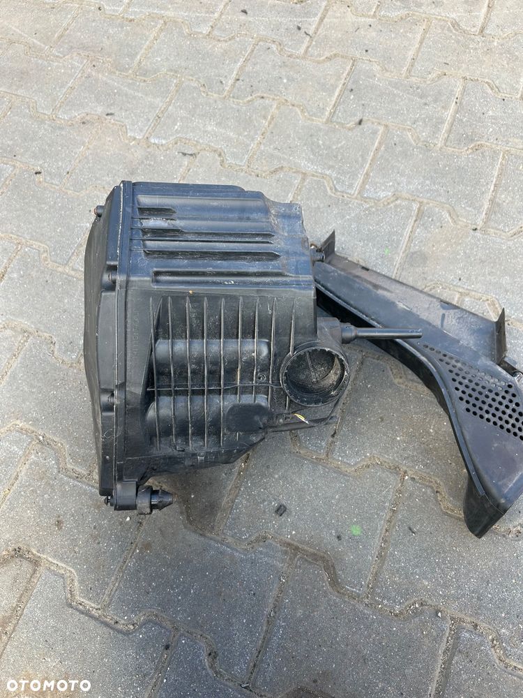 Audi A4 B9 obudowa filtra powietrza 2.0 tdi dolot 8W0133835D przepływomierz - 10