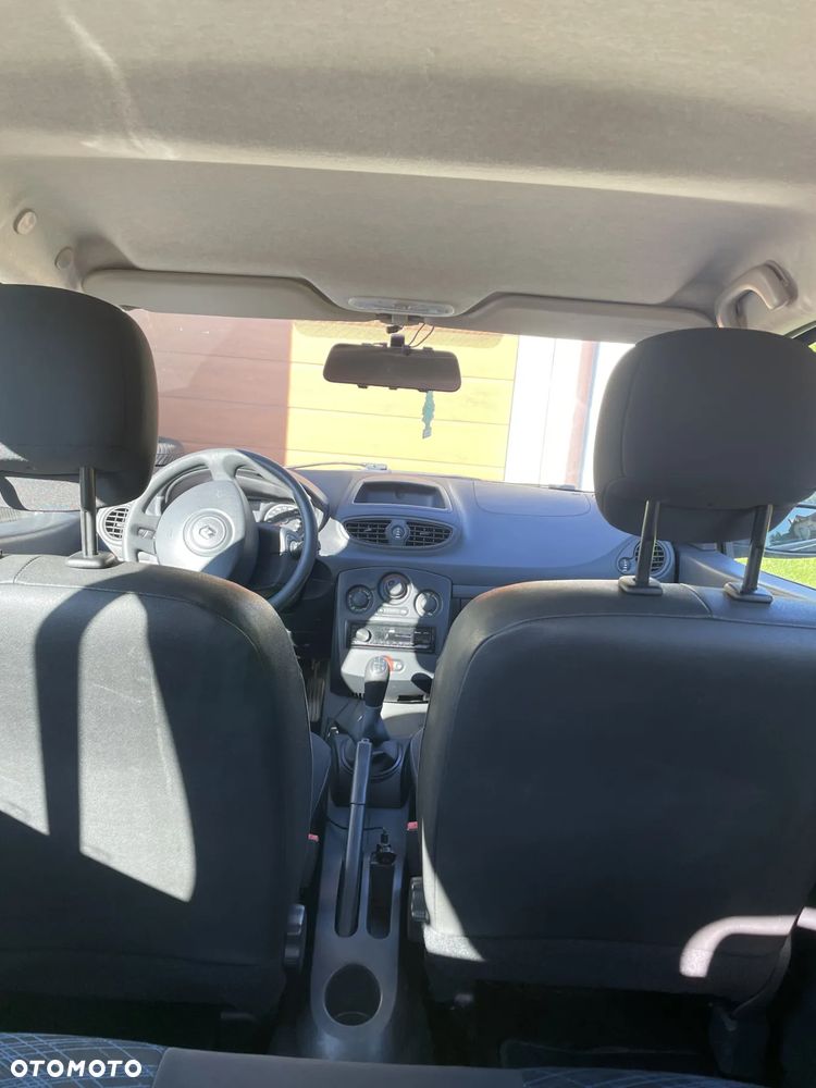 Renault Clio - 16