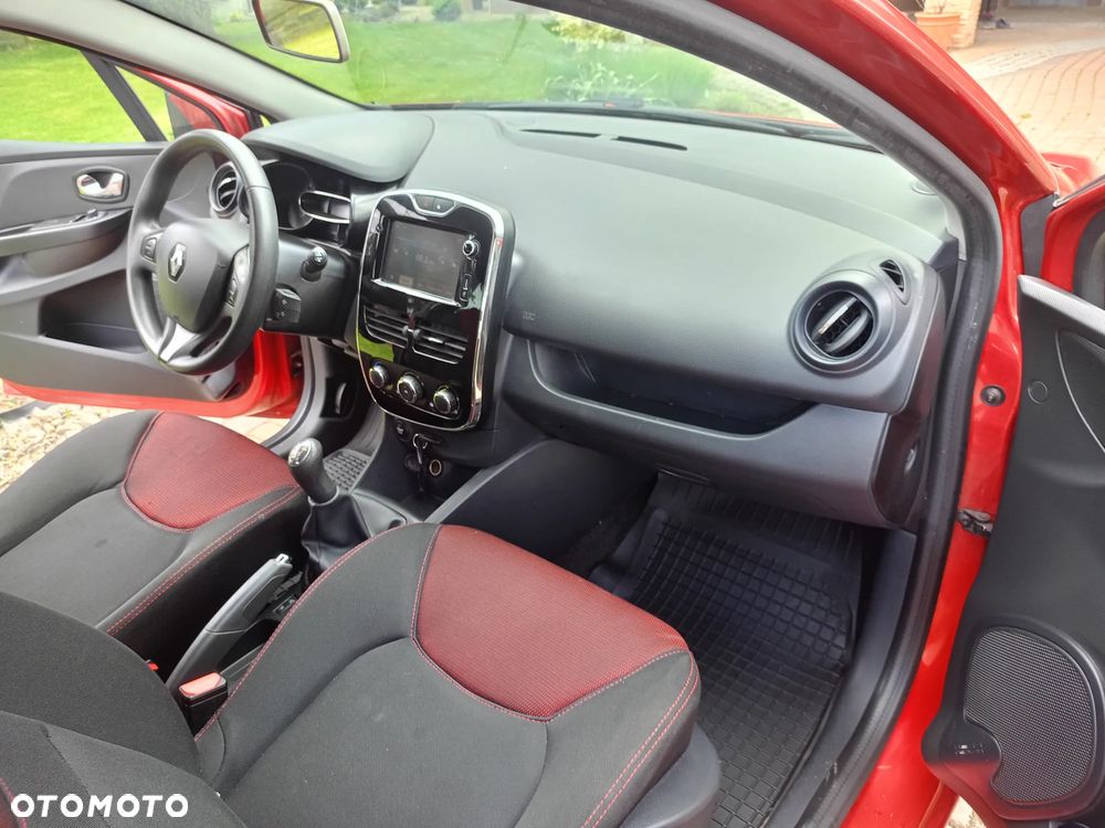 Renault Clio 1.2 16V 75 Expression - 12