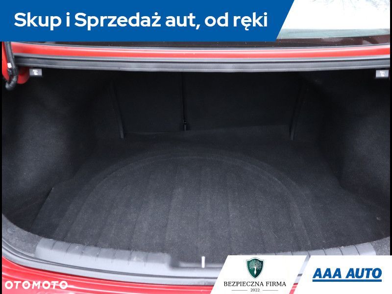 Hyundai Elantra - 14