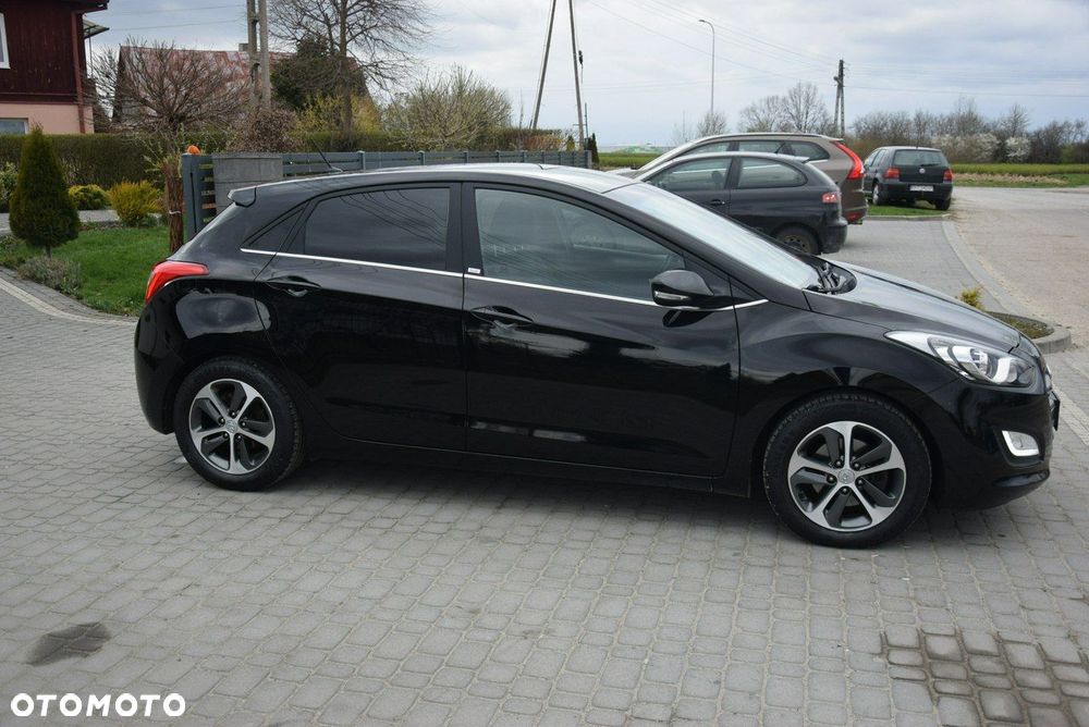 Hyundai i30 blue 1.4 Style - 11