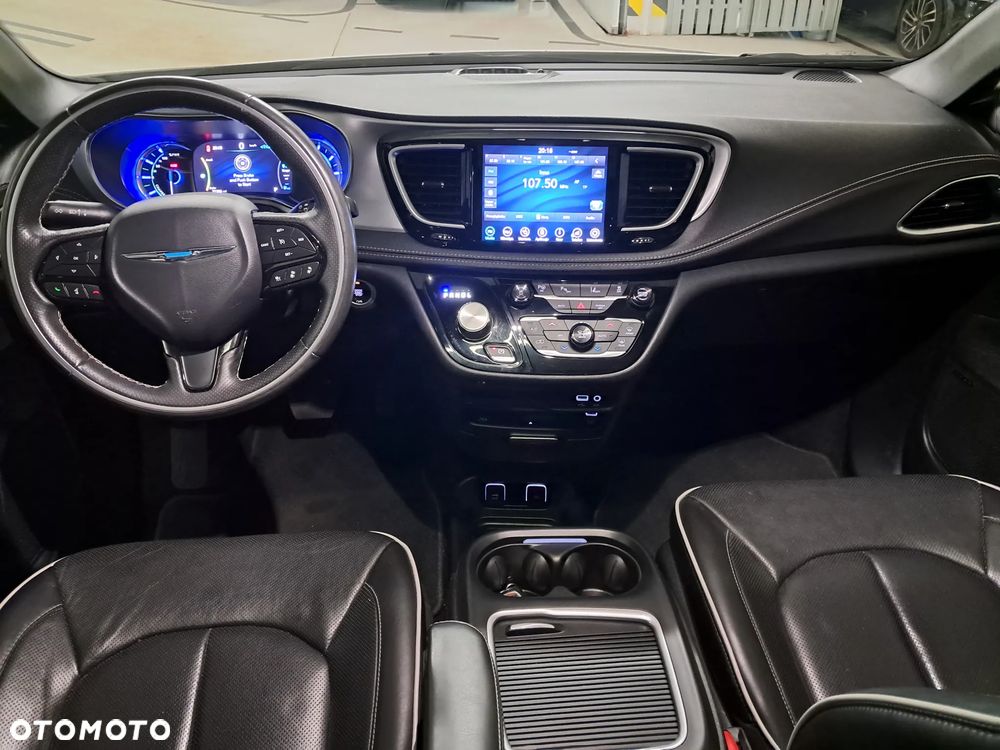 Chrysler Pacifica - 27
