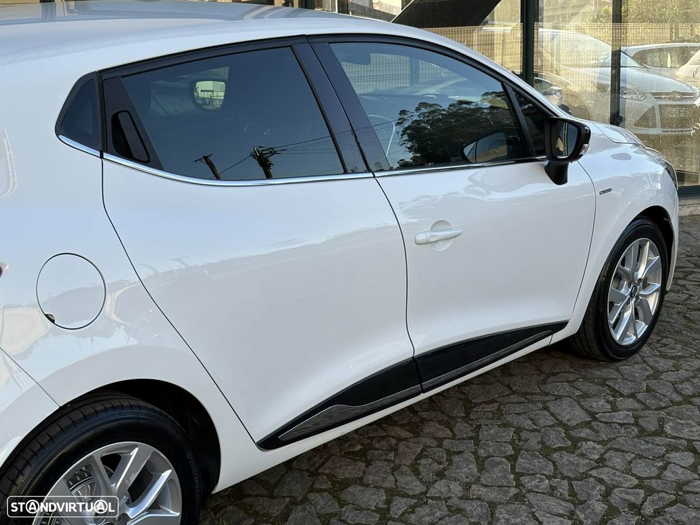 Renault Clio 1.5 dCi Limited EDC - 11