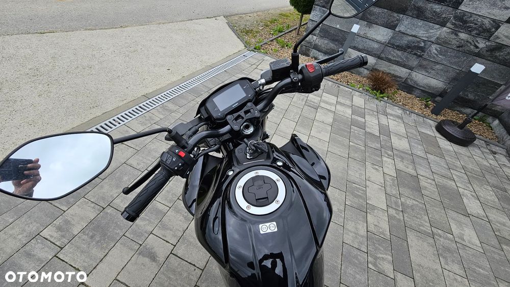 Suzuki GSX - 7