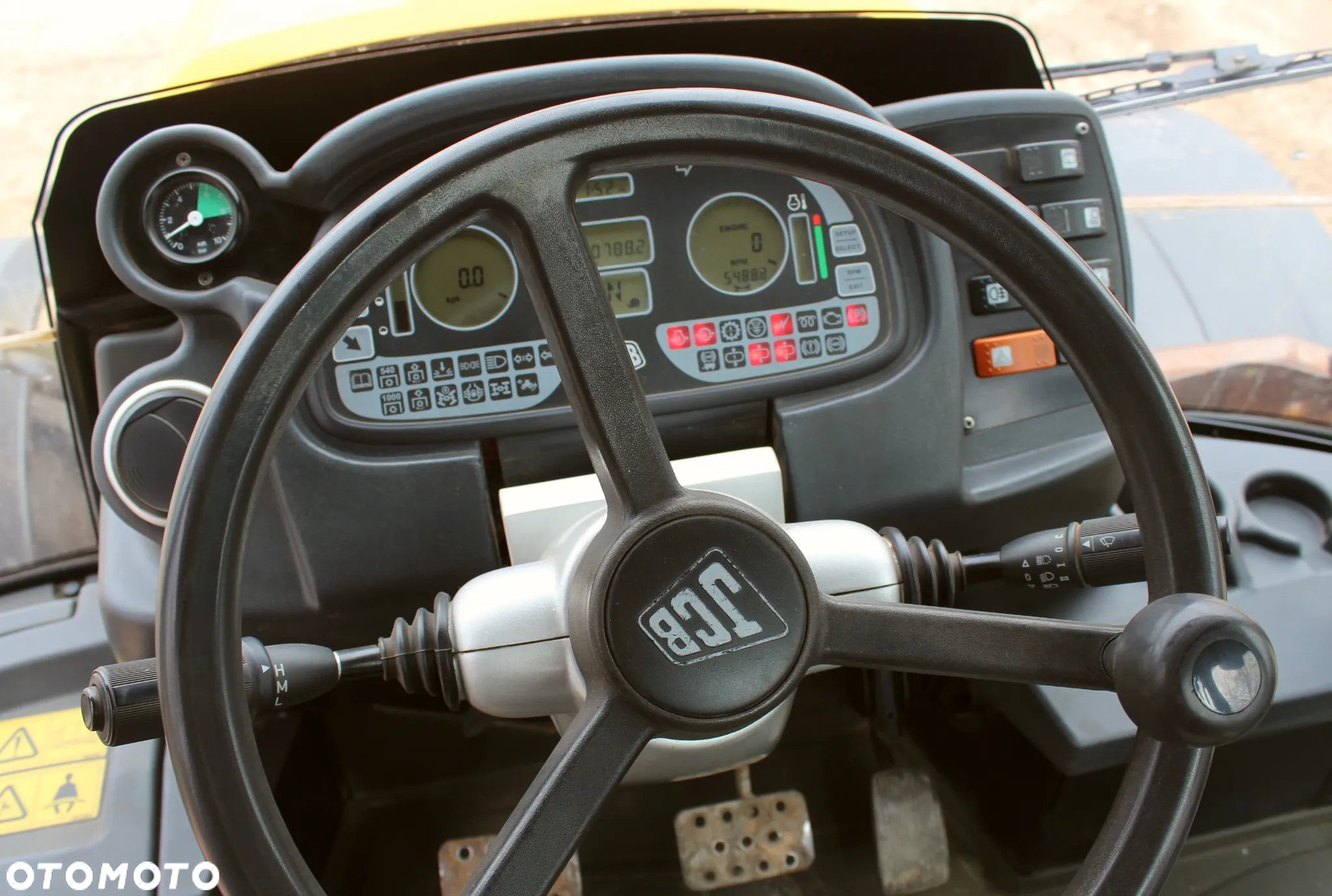 JCB Fastrac 3230 Plus - 10