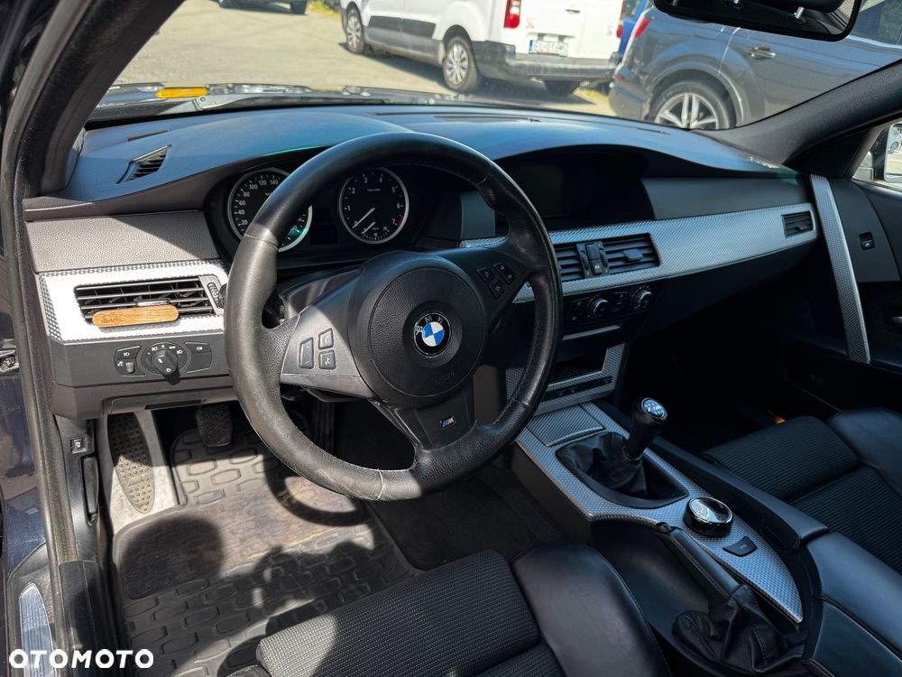 BMW Seria 5 523i Touring - 26