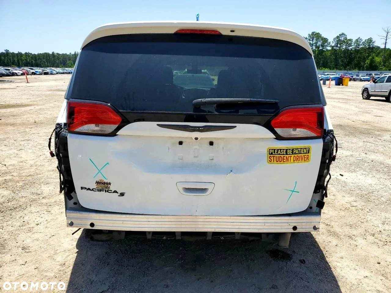 Chrysler Pacifica - 7