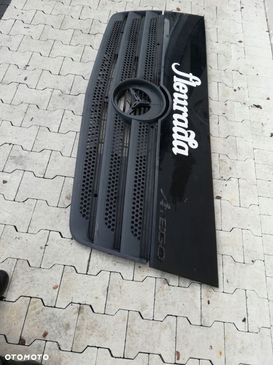 ATRAPA GRILL MASKA MERCEDES ATEGO EURO6 - 5