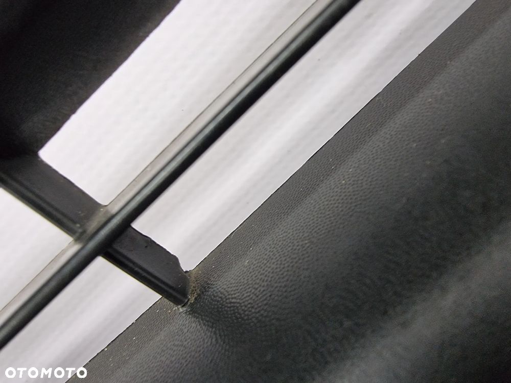 KIA PICANTO II 11- KRATKA ŚRODKOWA ZDERZAKA PRZEDNIEGO PRZÓD , NR 86569-1Y000 , NR AUKCJI KR147 - 10