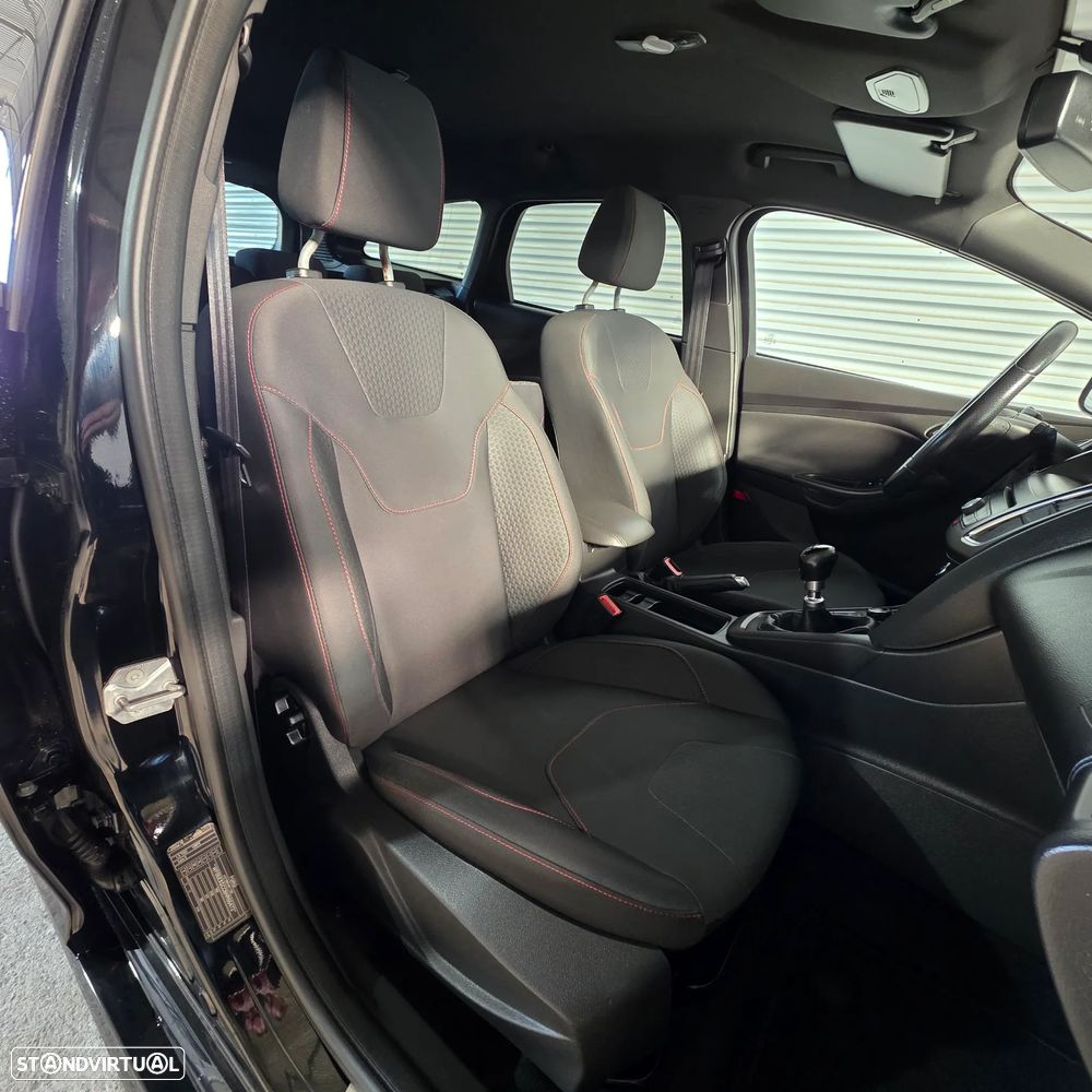 Ford Focus SW 1.5 TDCi EcoBlue ST-Line - 23