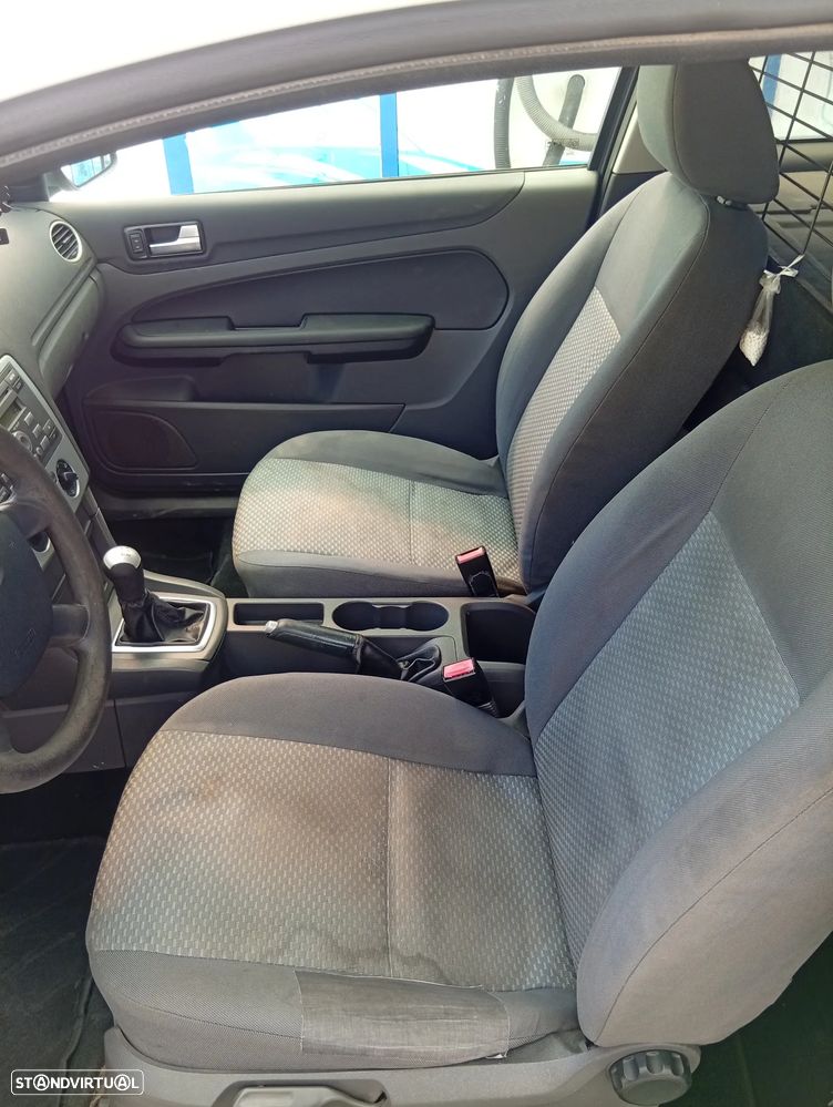 Ford Focus 1.6 TDCi Sport - 9