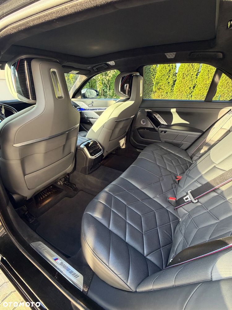 BMW Seria 7 - 27