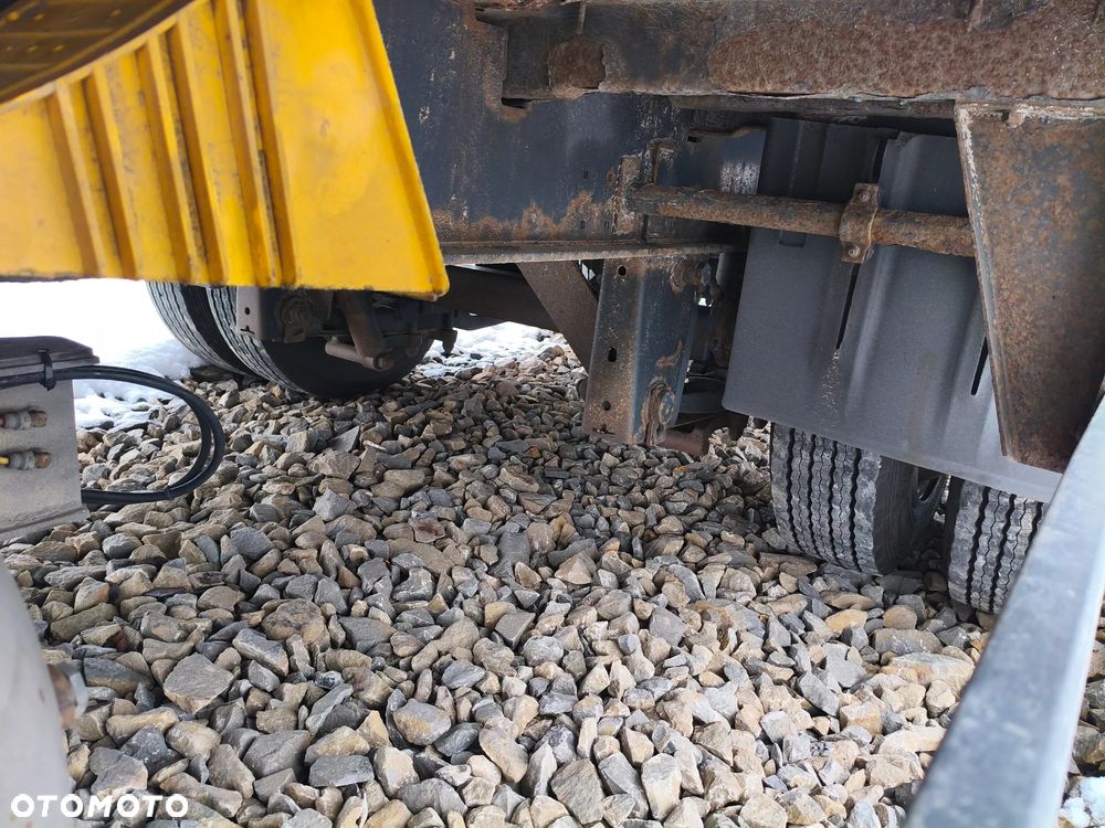 Schmitz Cargobull 8.2 m tandem na tarczach firanka drzwi 19.5 bliźniak - 4